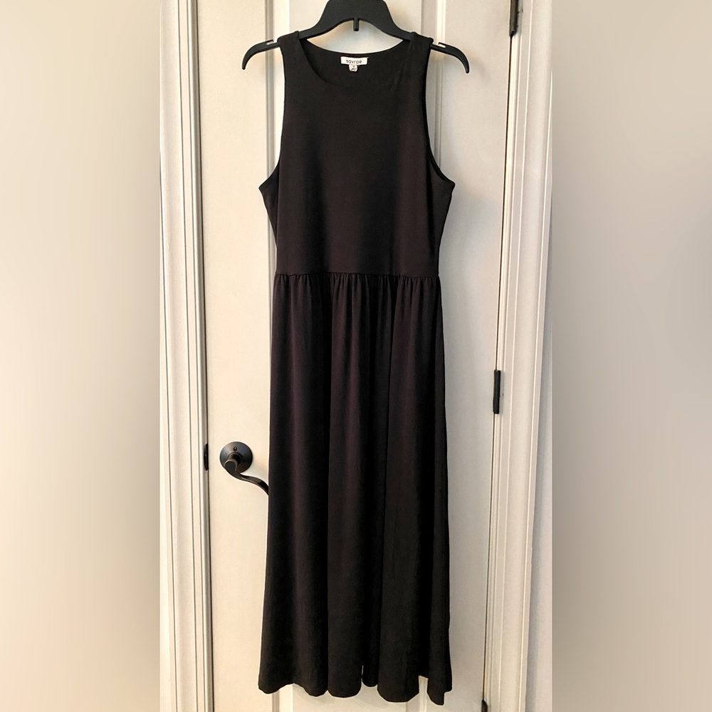 Sleeveless black matte jersey midi dress w pockets generously cut S